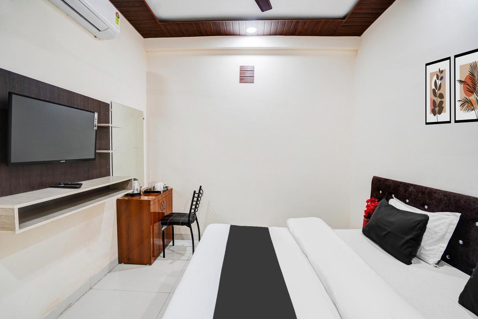 Super Hotel O Brilliant Convention Centre Formerly Madhur Shree Ιντόρ Εξωτερικό φωτογραφία